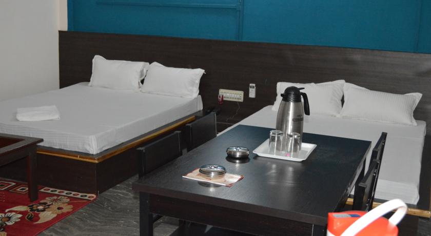 Hotel Theja Fort